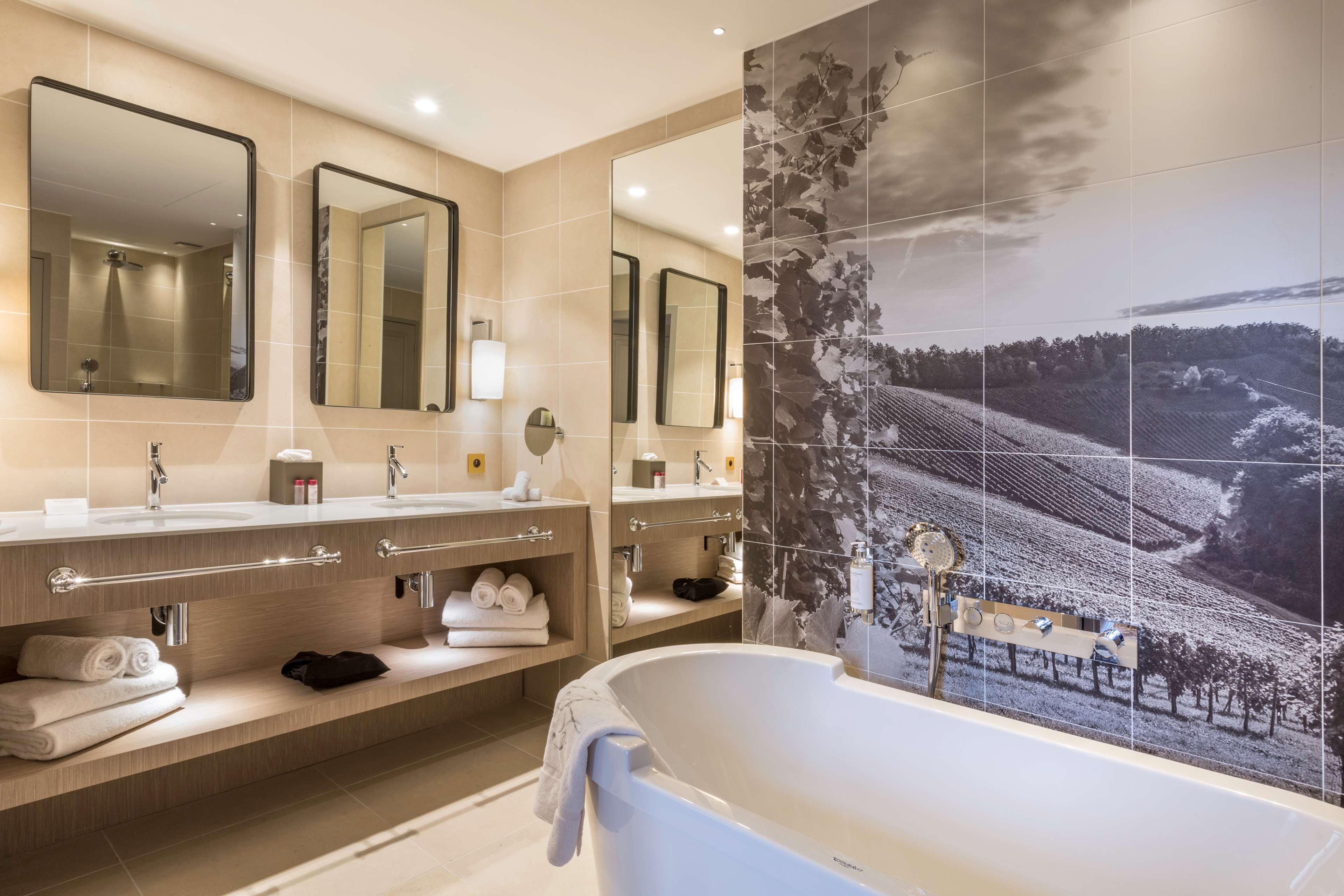 Hotel & Spa Les Sept Fontaines Best Western Premier トゥールニュ エクステリア 写真