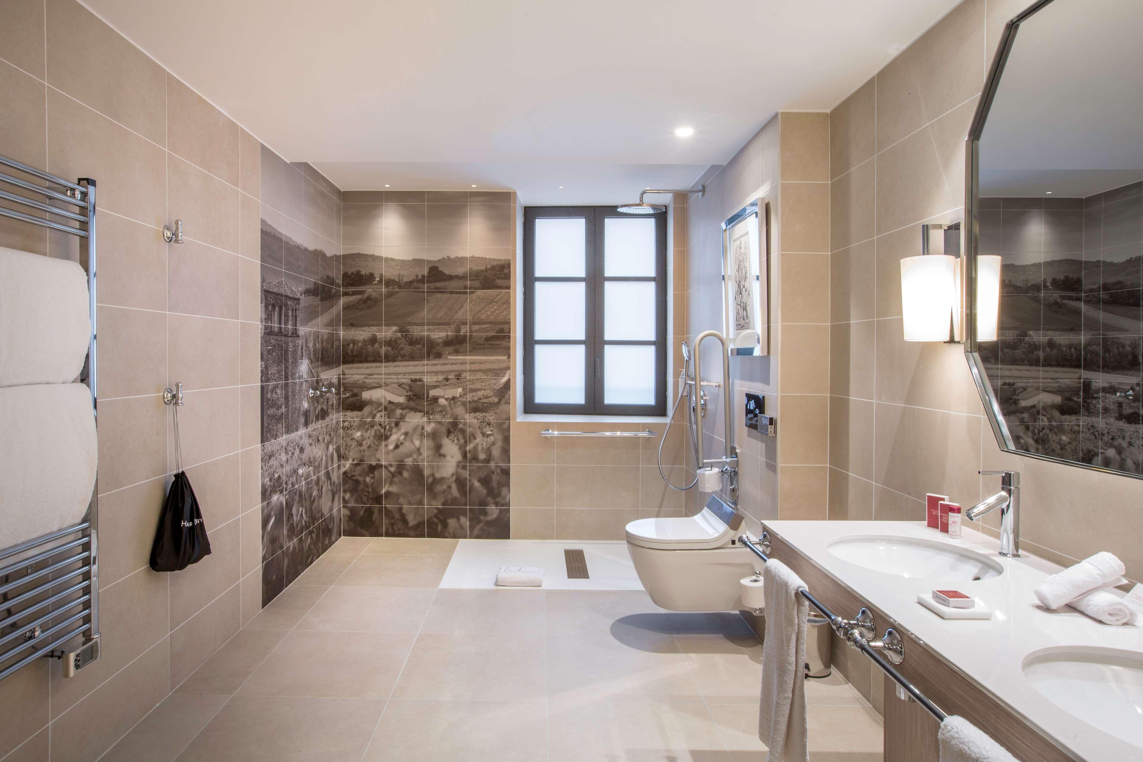 Hotel & Spa Les Sept Fontaines Best Western Premier トゥールニュ エクステリア 写真