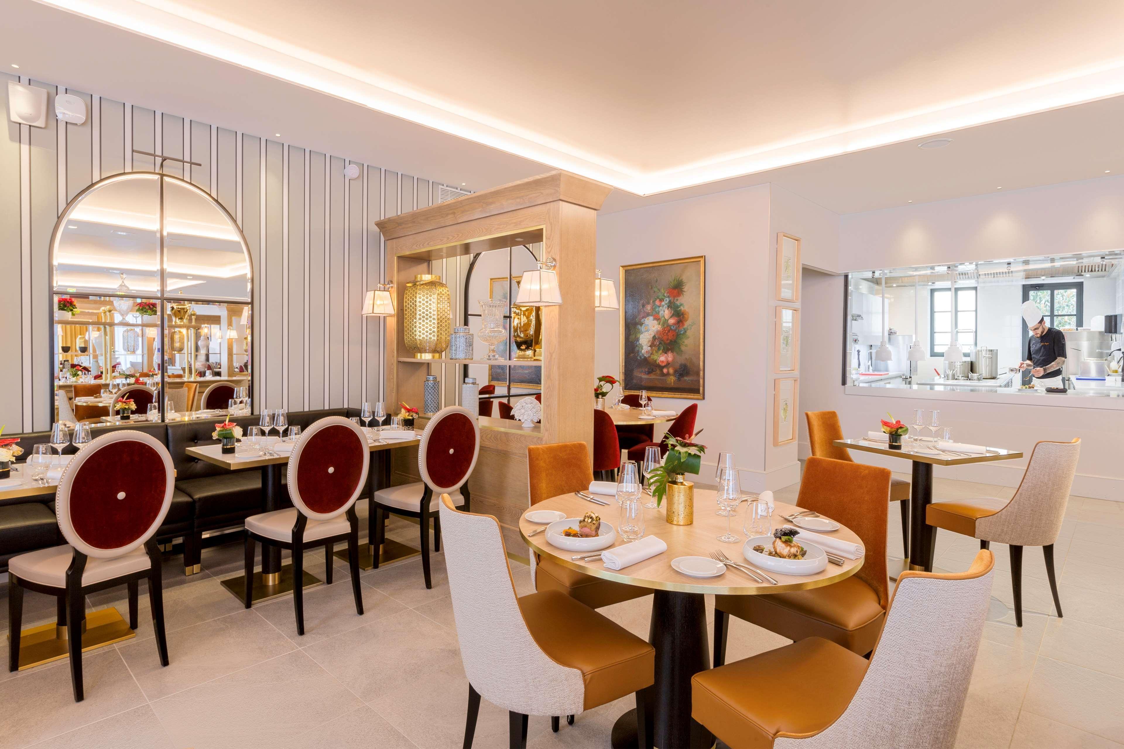 Hotel & Spa Les Sept Fontaines Best Western Premier トゥールニュ エクステリア 写真